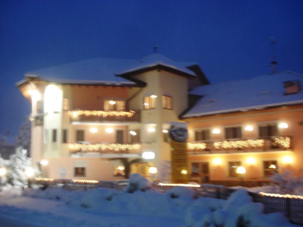 Ora / Auer Hotel Goldenhof מראה חיצוני תמונה